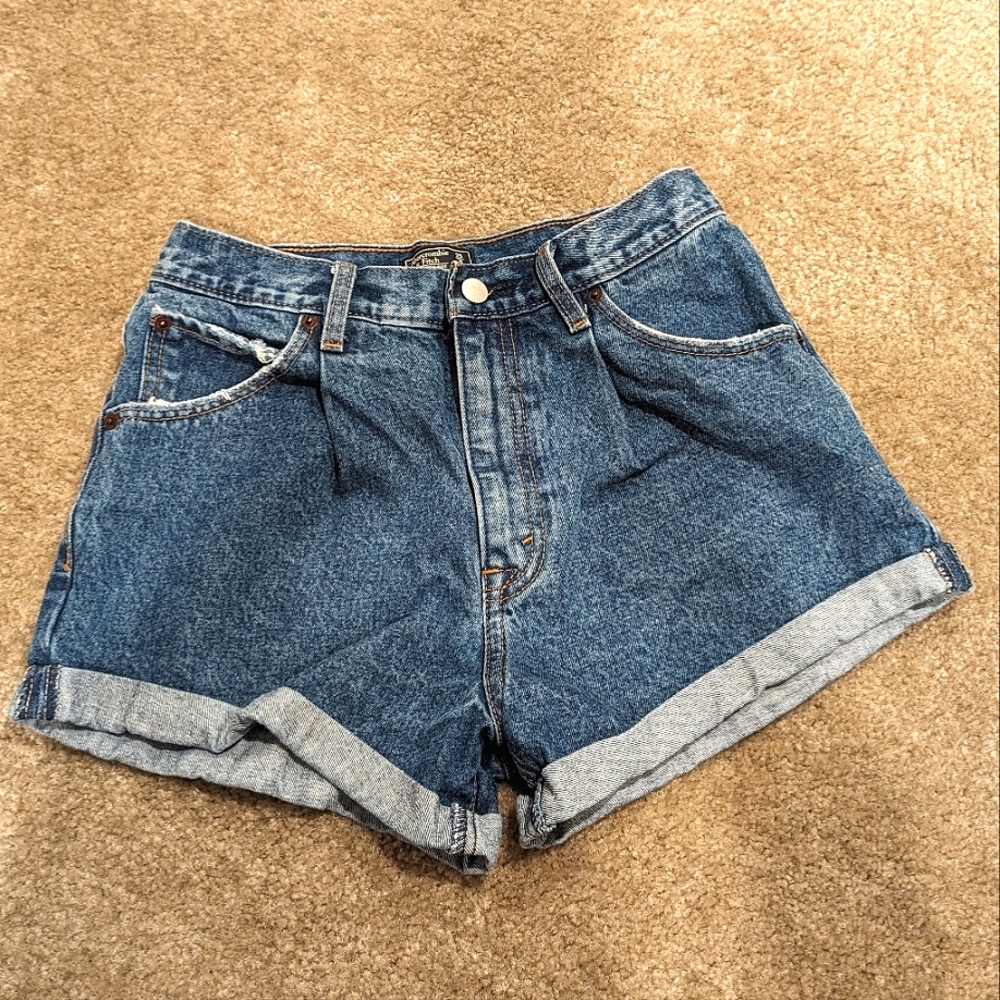 Abercrombie & Fitch short